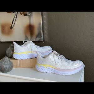 Hoka One Clifton 8 Blanc de Blanc/Bright White size 7.